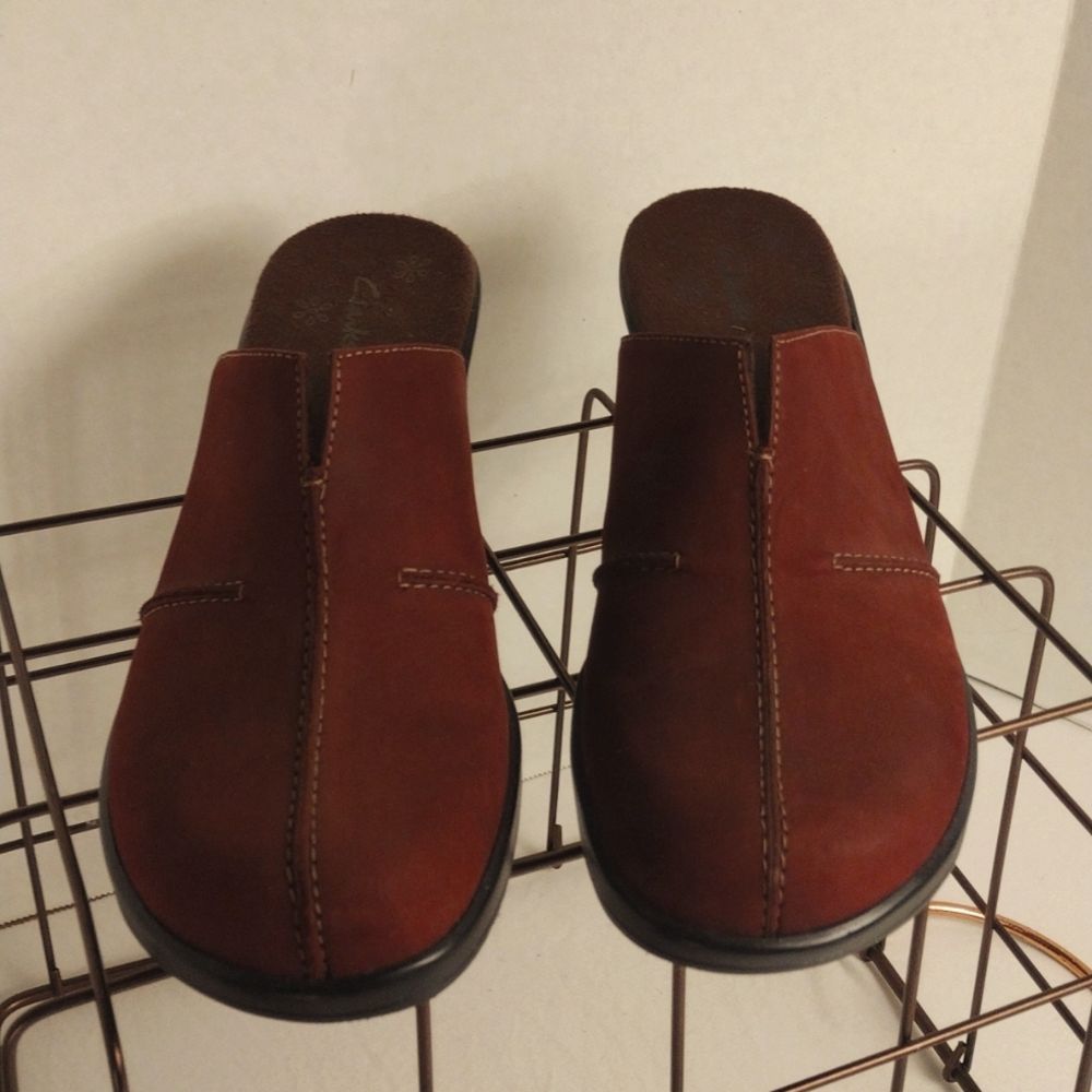 Clarks Mule SlipOn Clog Burgundy Size 7 Like New Burgundy Mule Clark Shoe Size 7